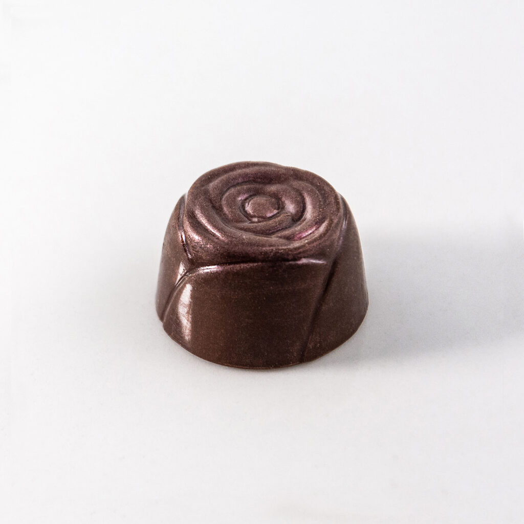 Bombón relleno de Caramelo de Frambuesas y Rosas