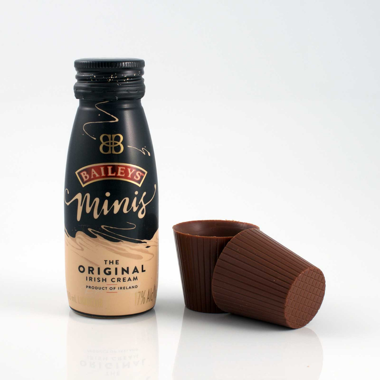 Foto de mini Bailey's con 2 vasos de chocolate