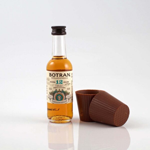 Mini Botella de Botran 12 años con 2 vasitos de chocolate